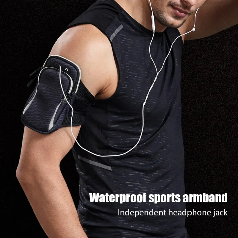 Move Without Limits: Lightweight Running Armband for Phones up to 7.2”.