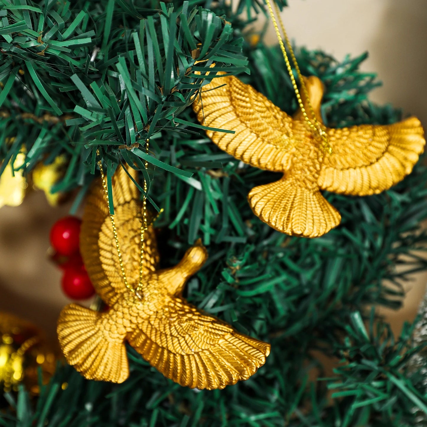 Resin Friendship Doves Christmas Tree Decoration.